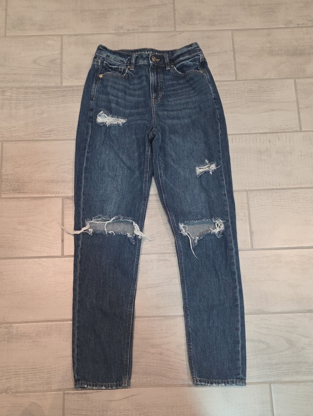 American Eagle Mom Jean Women's Size 4L Distressed